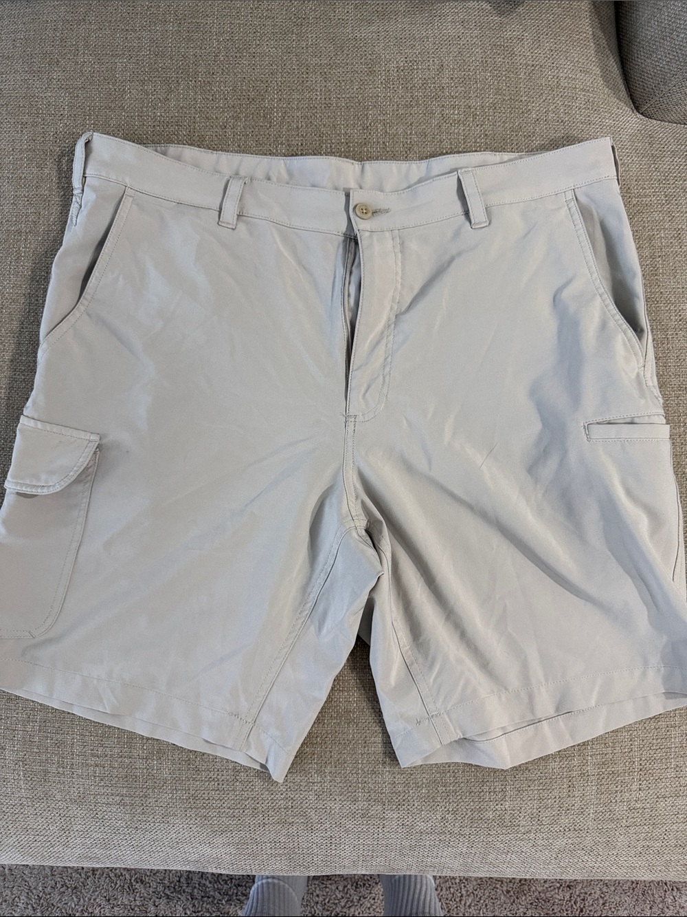 PGA Tour Men's Light Gray Athletic Cargo Shorts